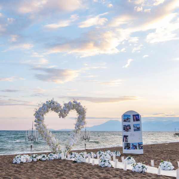 Beach proposal décor in Antalya