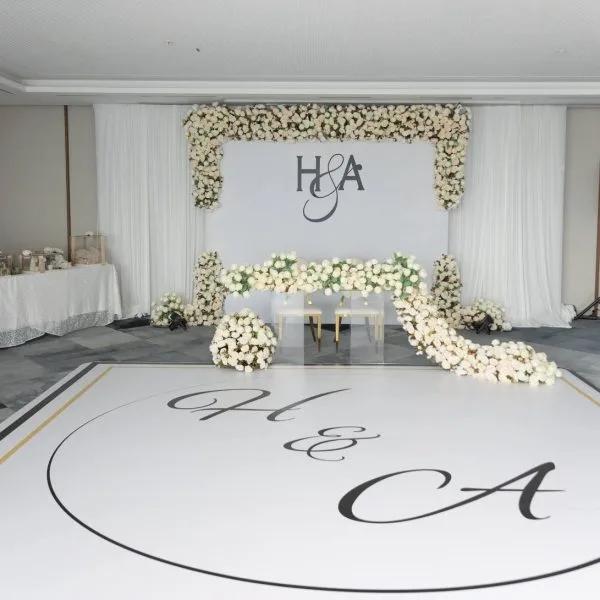 1 Mavi beyaz nikah dekoru
2 Deniz manzaralı masa düzeni
3 Mavi çiçekli nikah alanı
4 Mavi ortancalı masa çiçeği
5 Mumlu nikah karşılama alanı
6 Deniz manzaralı davet masası